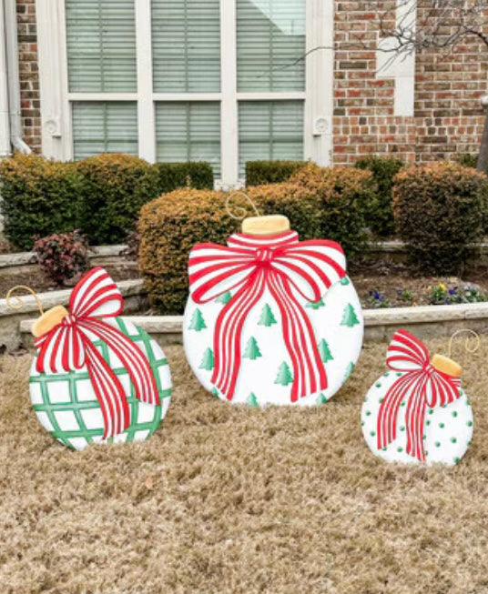 Round Top Yard Modern Red White and Green Ornament