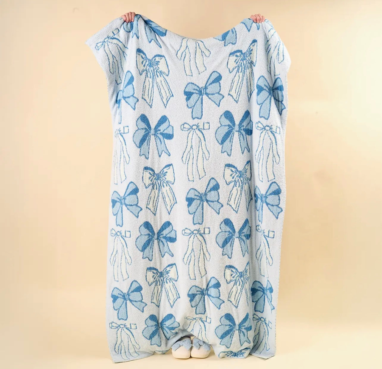 Cozy Dreams Luxe Blanket- Blushing Bows Blue