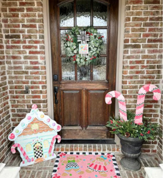 Round Top Gingerbread House Yard