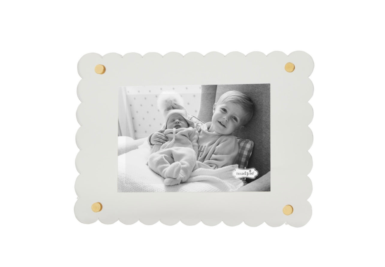 Scalloped Acrylic Frame