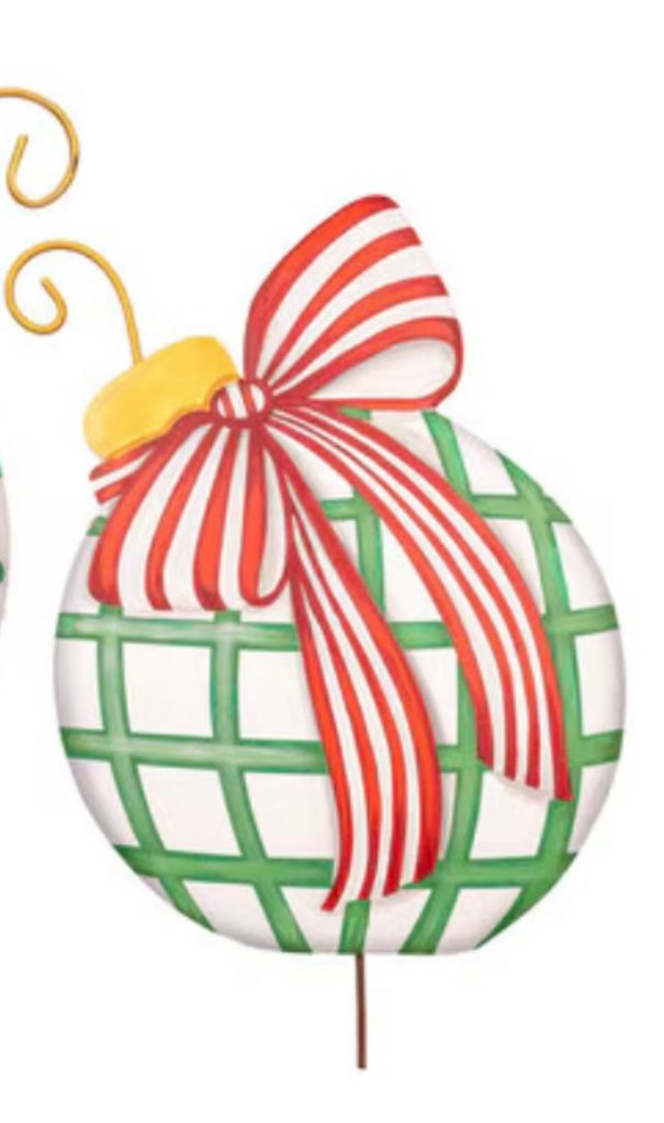 Round Top Modern Red White and Green Ornament Plaid