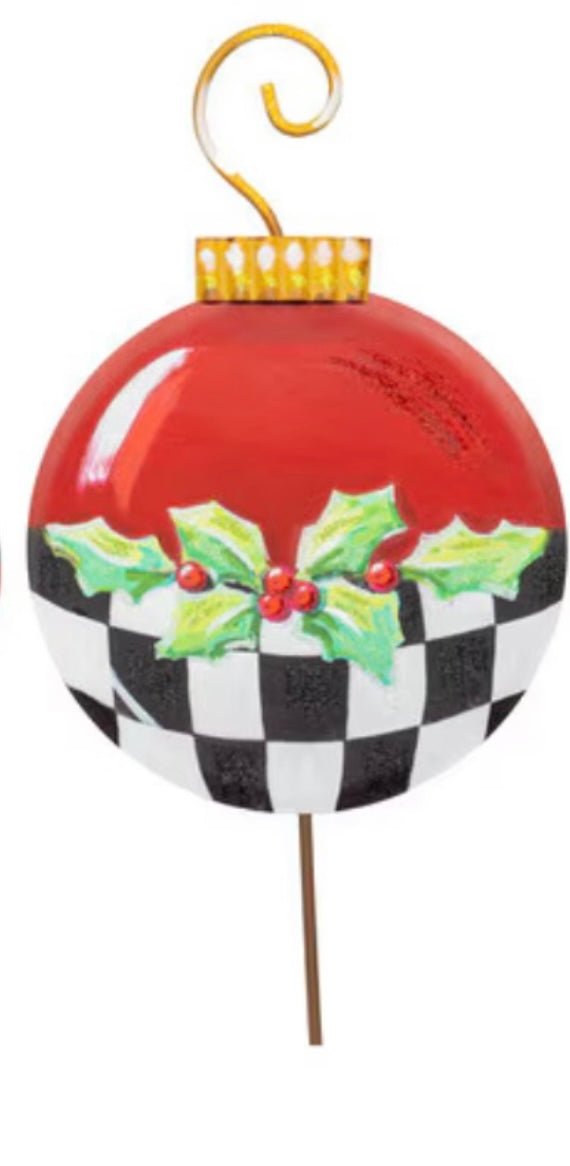 Round Top Elegant Ornament Checkered